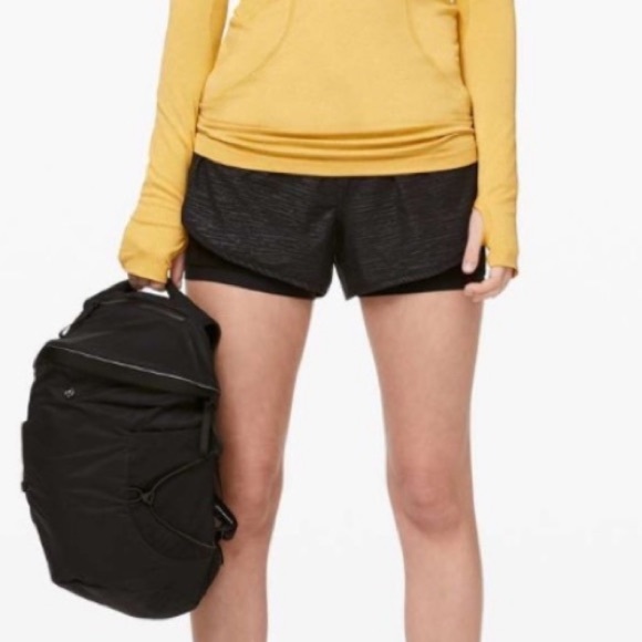 Lululemon Bootcamp Ready Short in Stride Emboss Black - Picture 2 of 7